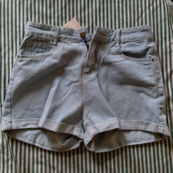 Yesstyle Miss Kekeli High Waisted Light Wash Denim Shorts - Picture 3 of 9